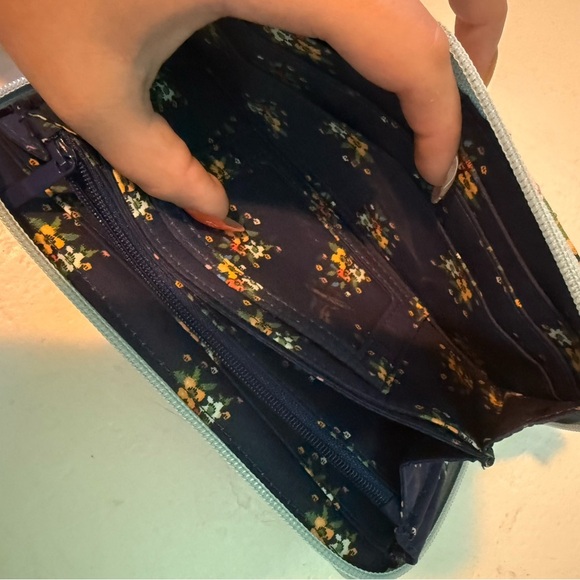 NWT Vera Bradley wallet - Picture 3 of 8